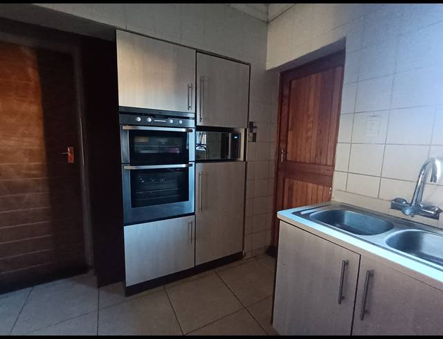 4 BEDROOM HOUSE FOR SALE IN VISTA PARK